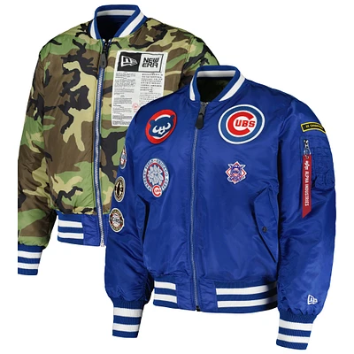 Blouson aviateur réversible entièrement zippé New Era x Alpha Industries Royal/Camo Chicago Cubs pour hommes