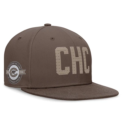 Casquette ajustée Nike marron Chicago Cubs Statement Ironstone Performance True pour hommes