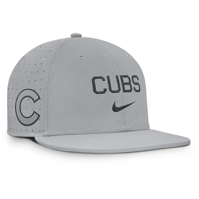 Men's Nike Gray Chicago Cubs True Performance Fitted Hat