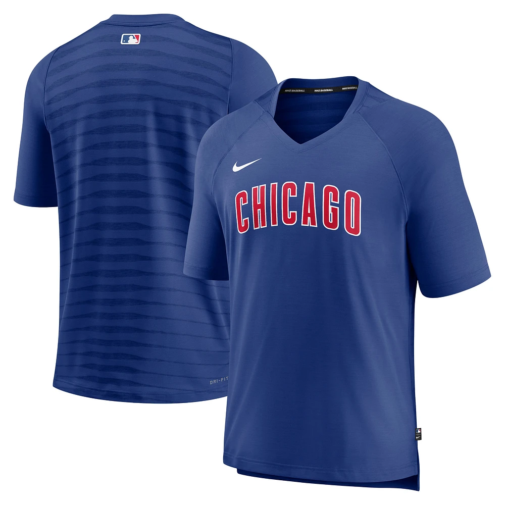 T-shirt à encolure en V pour homme Nike Royal Chicago Cubs Authentic Collection Pregame Raglan Performance