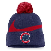 Bonnet en tricot à revers Swoosh Peak Nike Royal Chicago Cubs pour homme avec pompon