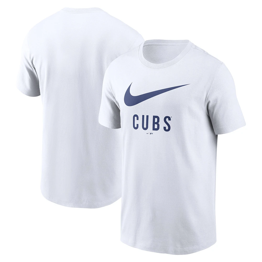 T-shirt Nike blanc avec logo Swoosh des Chicago Cubs pour homme