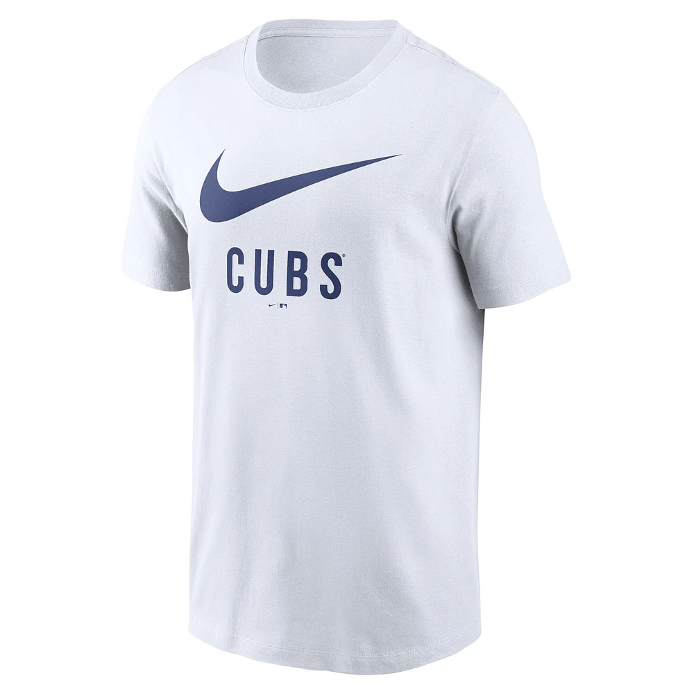 T-shirt Nike blanc avec logo Swoosh des Chicago Cubs pour homme