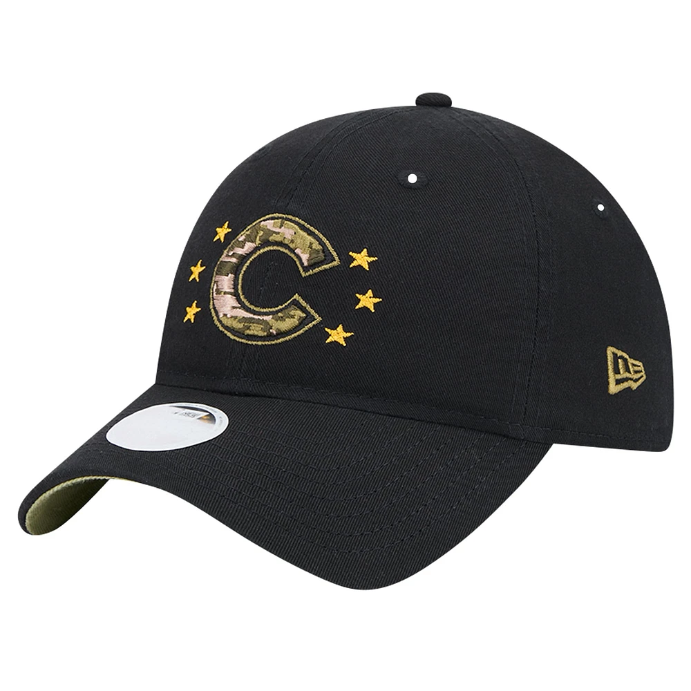 Casquette ajustable 9TWENTY pour la Journée des Forces armées 2024 des Chicago Cubs New Era noire pour femme