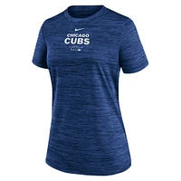 T-shirt Nike Royal Chicago Cubs Authentic Collection Velocity Performance pour femme