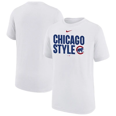 T-shirt Nike blanc pour jeunes avec légende locale des Chicago Cubs