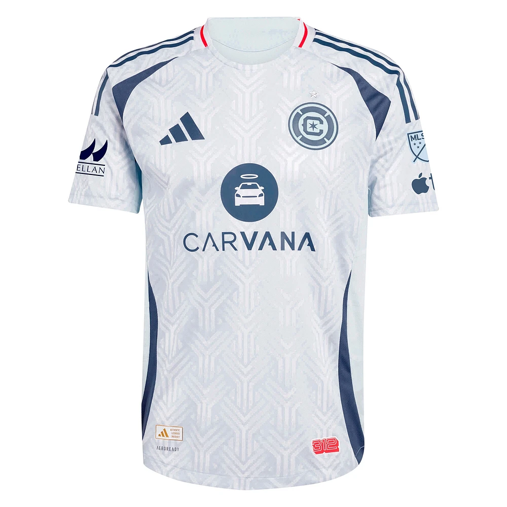 Maillot de joueur authentique The Municipal Kit Chicago Fire 2025 bleu clair adidas Kellyn Acosta pour homme