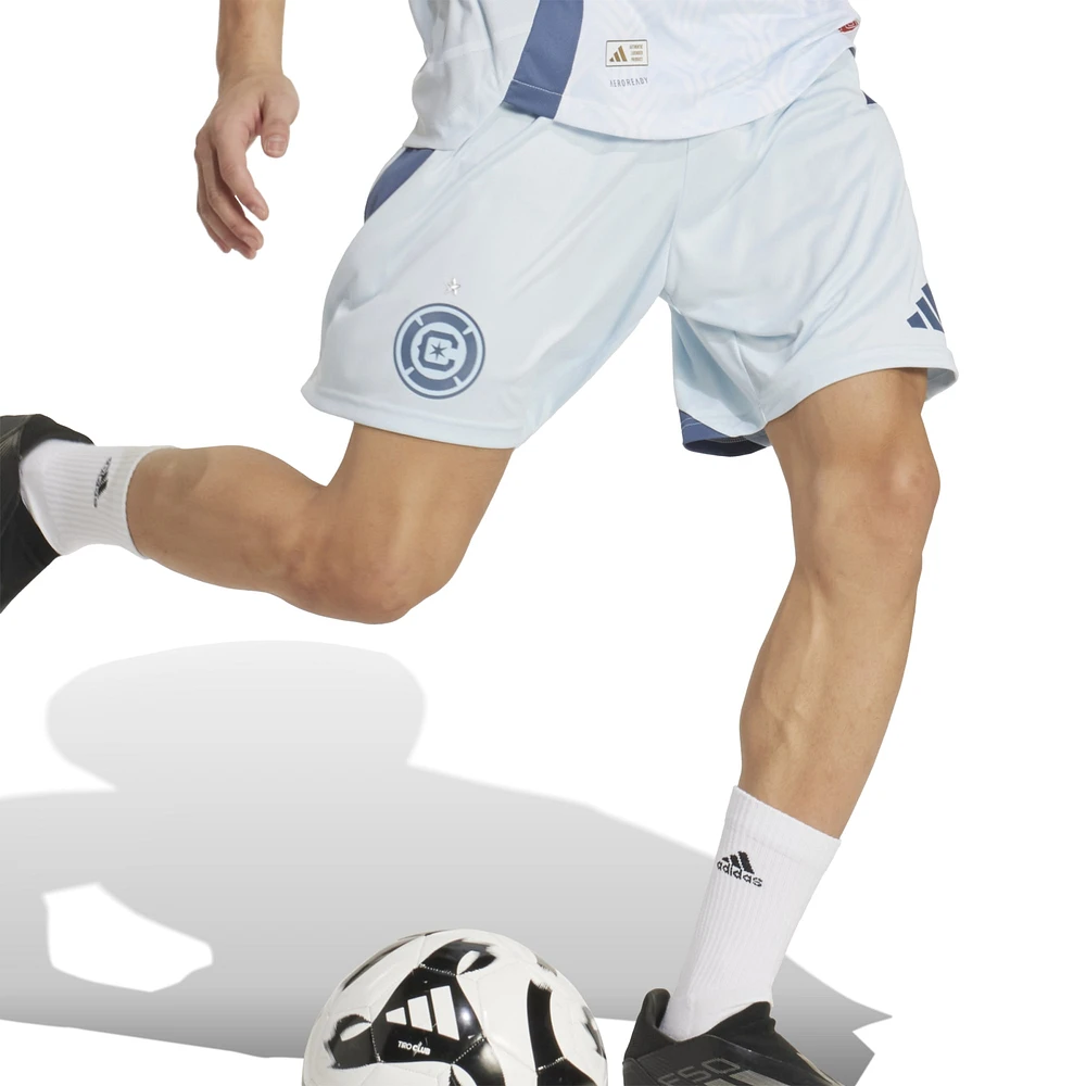 Short adidas bleu clair Chicago Fire Away 2025 Municipal Device Kit Authentic pour homme
