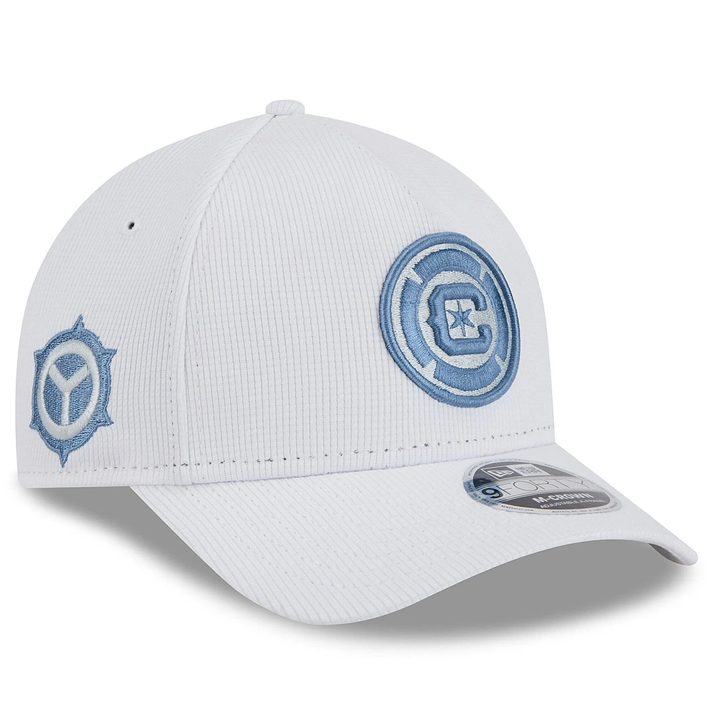 Casquette ajustable New Era Chicago Fire 2025 Jersey Hook 9FORTY M-Crown pour homme
