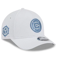 Casquette ajustable New Era Chicago Fire 2025 Jersey Hook 9FORTY M-Crown pour homme