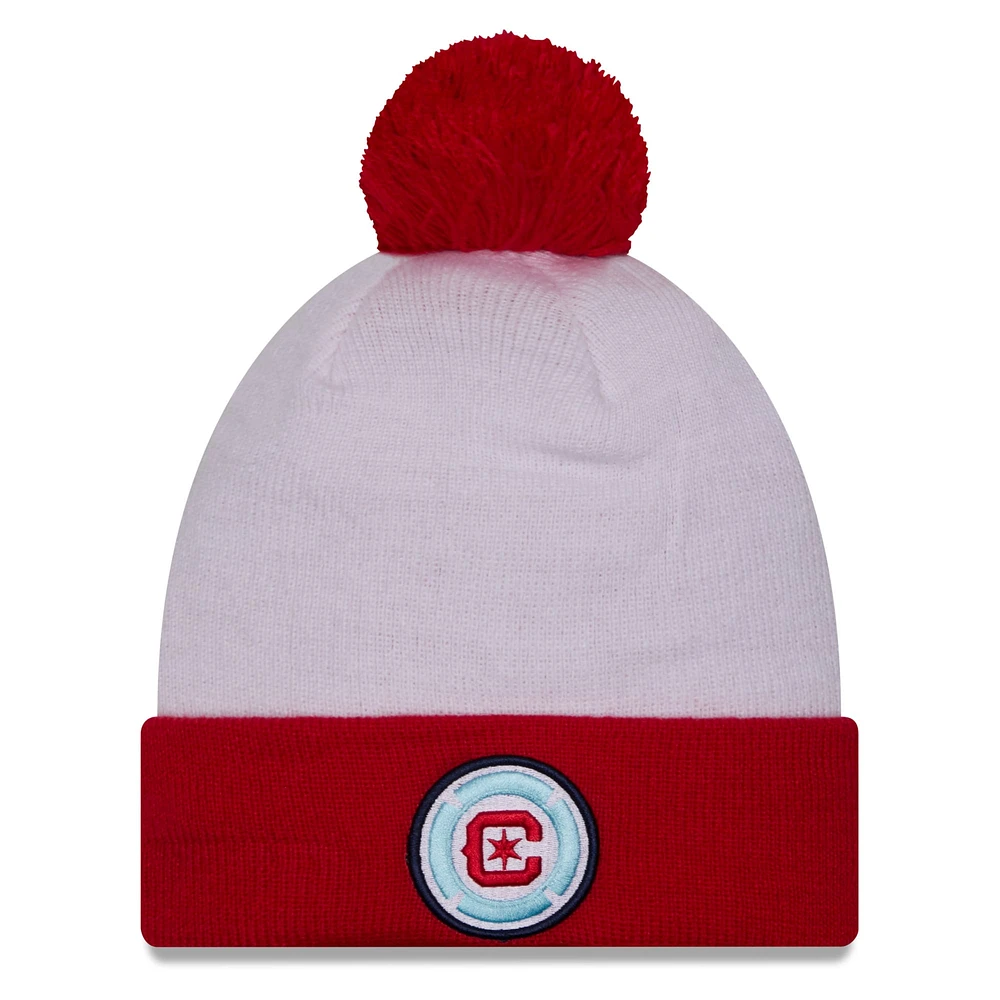 Bonnet en tricot à revers et crochet Chicago Fire New Era pour hommes blanc avec pompon