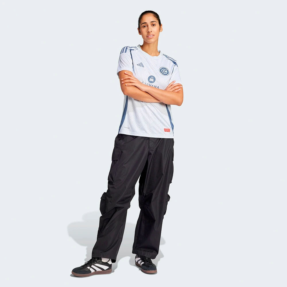 maillot réplique du municipal Chicago Fire 2025 bleu clair adidas pour femme