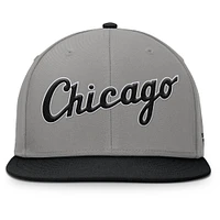 Casquette ajustée Fanatics pour homme gris/noir Chicago White Sox Clubhouse Dugout