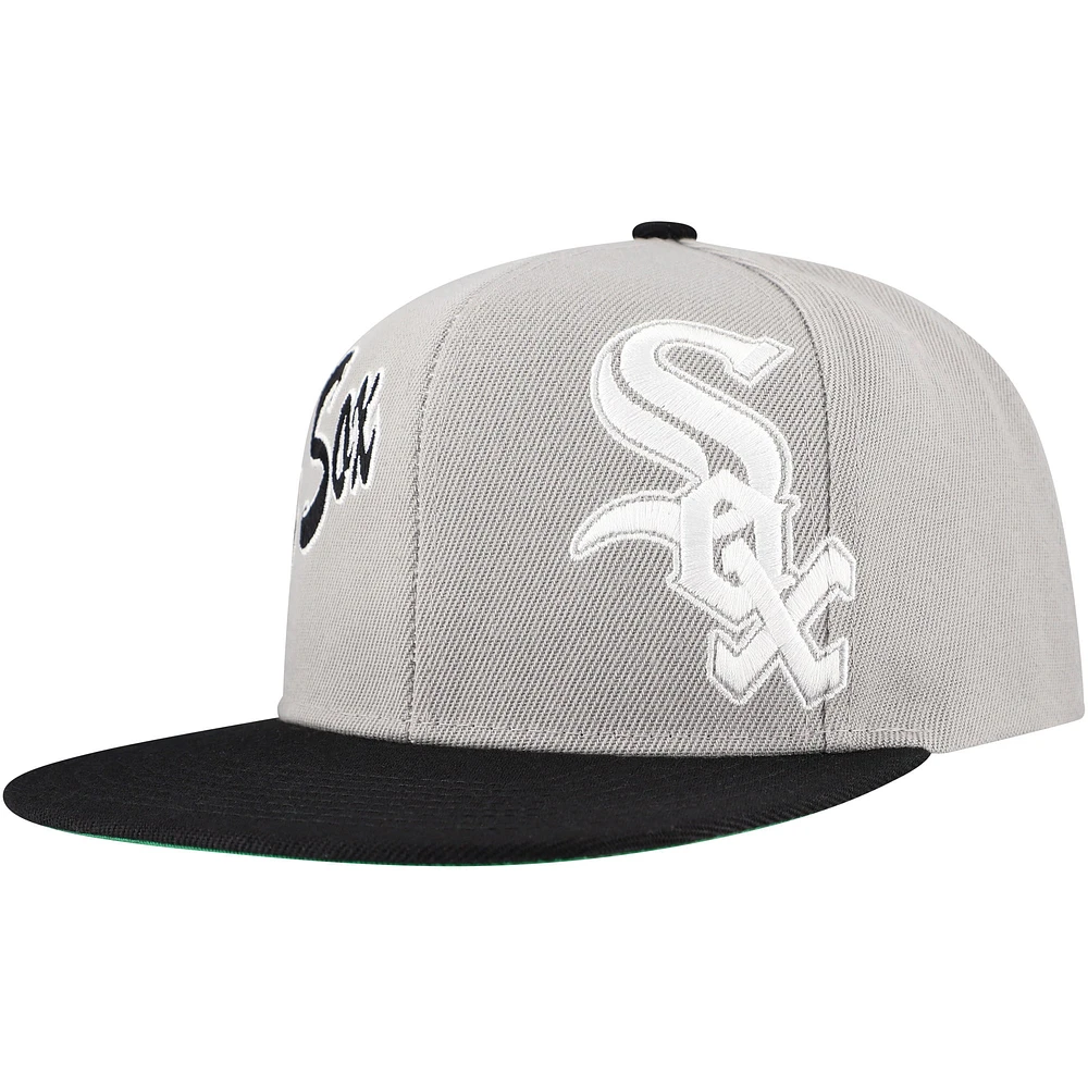 Men's Mitchell & Ness Gray Chicago White Sox Knock Out Panel Snapback Hat