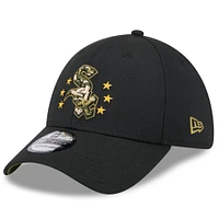 Men's New Era  Black Chicago White Sox 2024 Armed Forces Day 39THIRTY Flex Hat