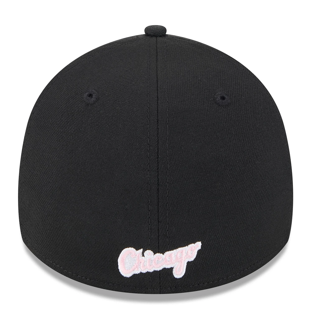 Casquette flexible 39THIRTY pour la fête des mères 2024 White Sox de Chicago New Era hommes, noire