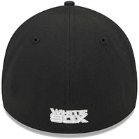 Men's New Era Black Chicago White Sox Logo 39THIRTY Flex Hat