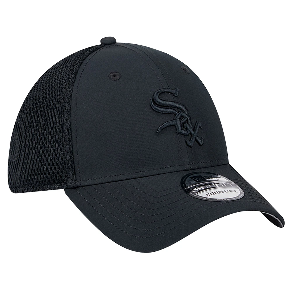 Men's New Era Black Chicago White Sox Team Tone 39THIRTY Flex Hat