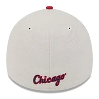 Men's New Era  Khaki/Red Chicago White Sox 2024 Fourth of July 39THIRTY Flex Hat