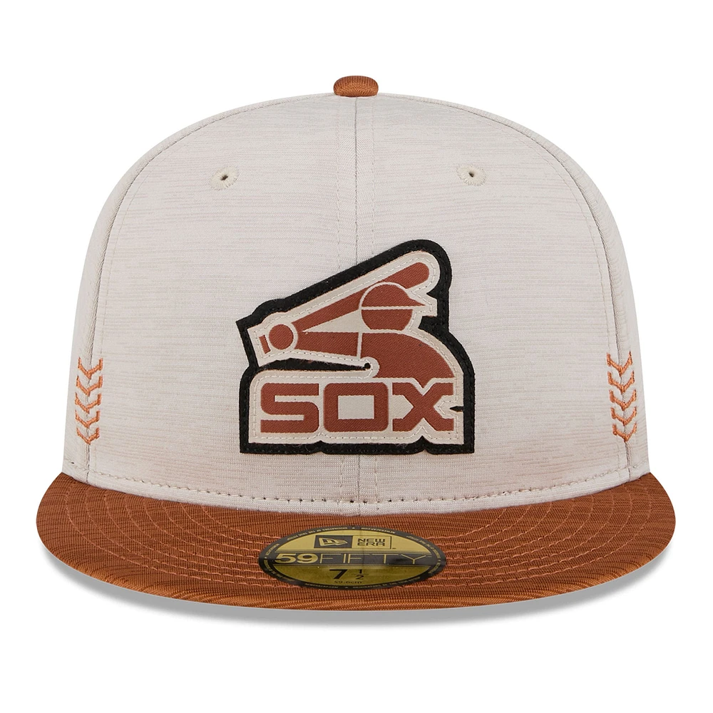 Casquette ajustée 59FIFTY Chicago White Sox 2024 Clubhouse New Era pour hommes, pierre/marron