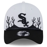 Men's New Era  White/Black Chicago White Sox 2025 Spring Training Landscape 39THIRTY Flex Hat