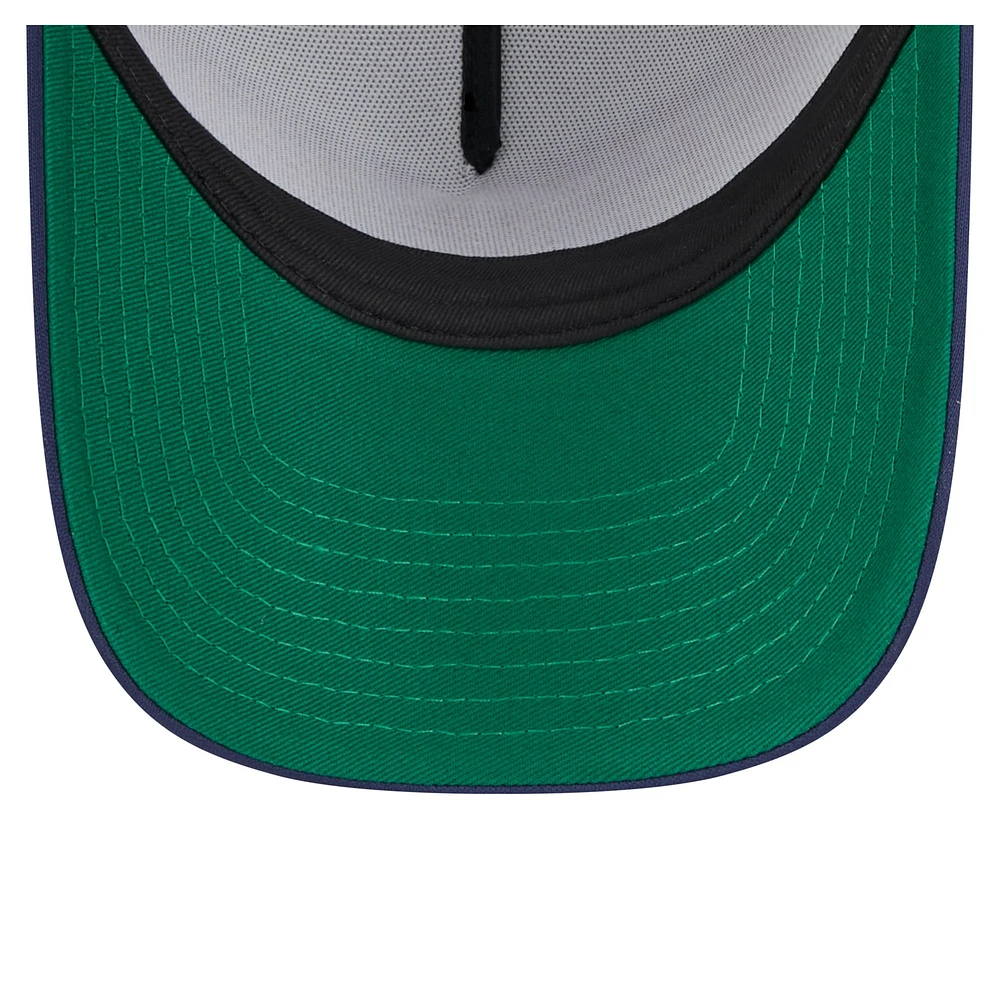 Men's New Era  White Chicago White Sox Distressed 9FORTY A-Frame Adjustable Trucker Hat