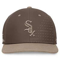 Casquette Snapback Nike Chicago White Sox Statement Ironstone Pro Performance marron pour homme