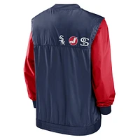 Veste à enfiler col en V Nike Chicago White Sox Rewind Warmup pour homme, blanche/bleu marine