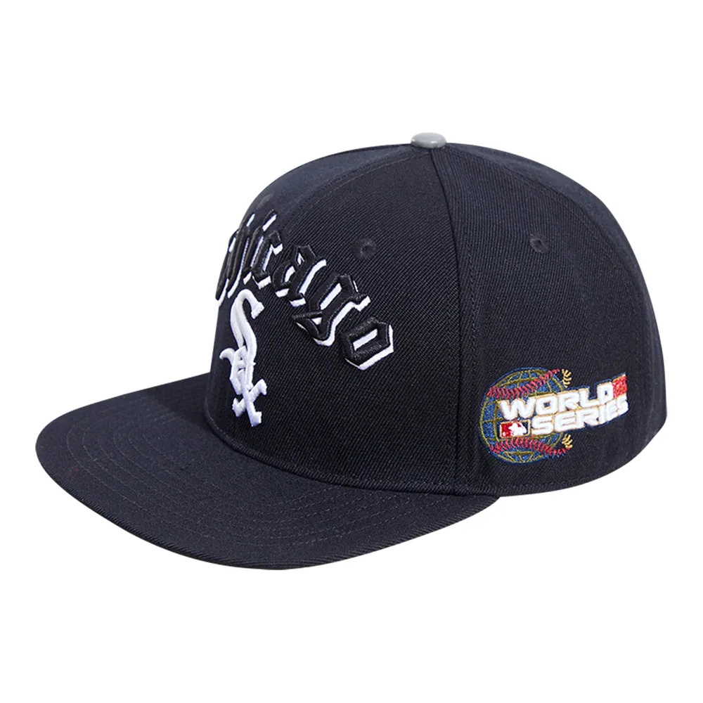 Lids Chicago White Sox Pro Standard 2005 World Series Old English Snapback  Hat - Black