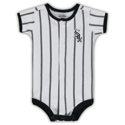 Chicago Cubs Newborn Power Hitter Short Sleeve Bodysuit - White