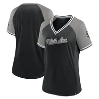 T-shirt noir à col en V Fanatics pour femmes des White Sox de Chicago Glitz & Glam League Diva Raglan