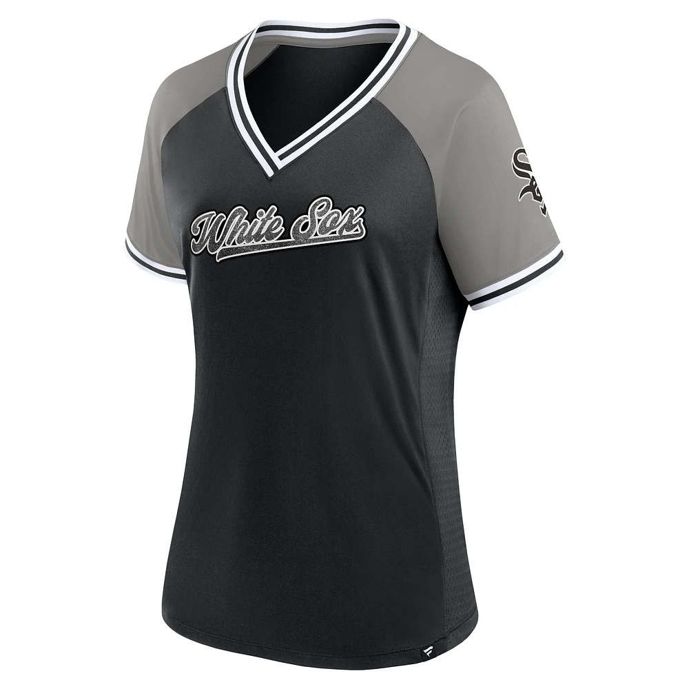 T-shirt noir à col en V Fanatics pour femmes des White Sox de Chicago Glitz & Glam League Diva Raglan