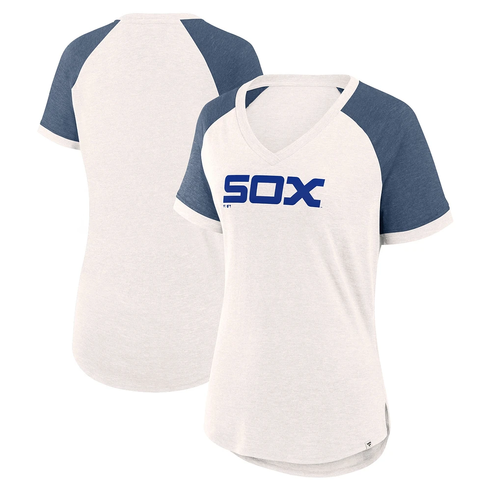 T-shirt en jersey à col V Fanatics pour femmes, blanc/bleu marine, Chicago White Sox For the Team Slub Raglan