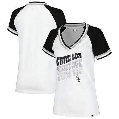 T-shirt New Era blanc à col en V et raglan jersey des White Sox de Chicago pour femme