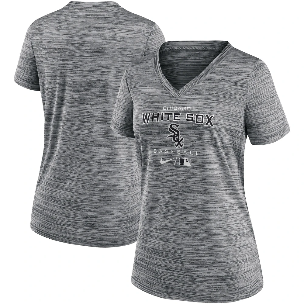 T-shirt à col en V Velocity Performance pour femme Nike Chicago White Sox anthracite Authentic Collection