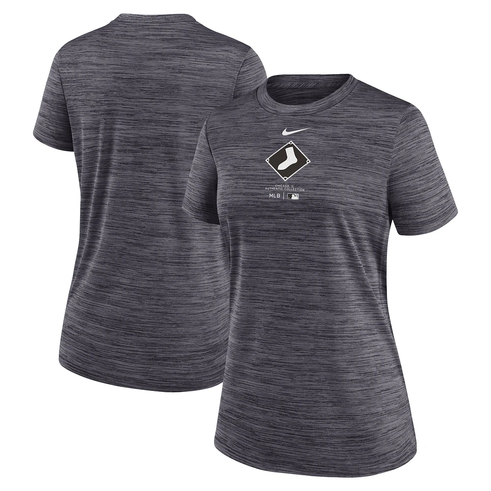 T-shirt Nike Charcoal Chicago White Sox City Connect Practice Velocity pour femme