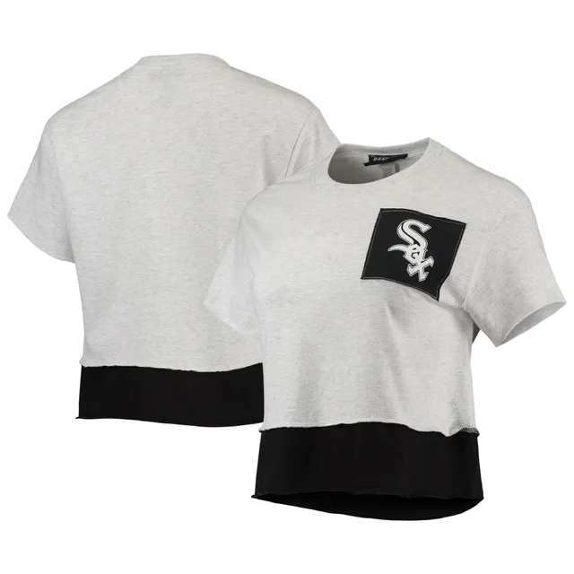 Certo Women's Gray Pittsburgh Penguins Cropped T-Shirt Size: Medium
