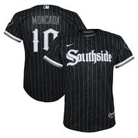 Maillot de joueur réplique Nike Yoan Moncada pour jeune Chicago White Sox City Connect noir