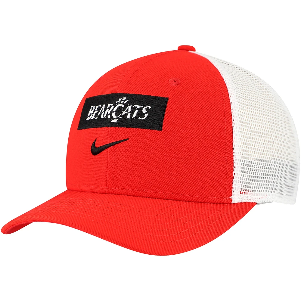 Casquette réglable Nike rouge Cincinnati Bearcats 2024/25 Sideline Rise Trucker pour homme