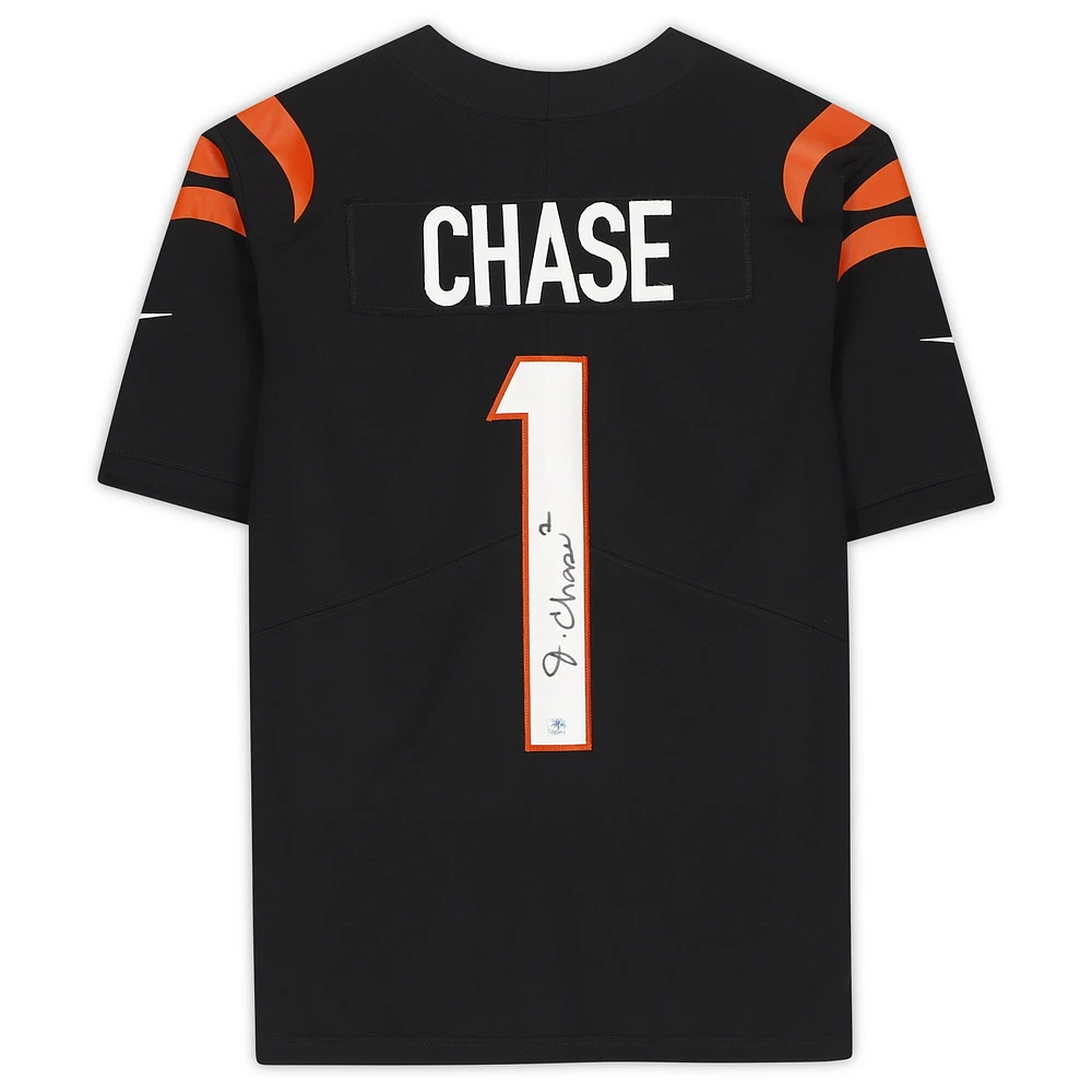 Maillot Nike noir dédicacé par Ja'Marr Chase des Bengals de Cincinnati