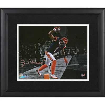 Photographie encadrée autographiée de 11"x 14" de Ja'Marr Chase des Bengals de Cincinnati