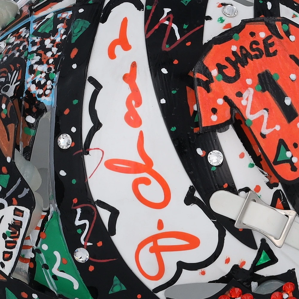 Casque de vitesse alternatif dédicacé par Ja'Marr Chase Cincinnati Bengals Riddell 2022 On Field - Signé à l'encre orange - Illustration par Charles Fazzino - GL68085463