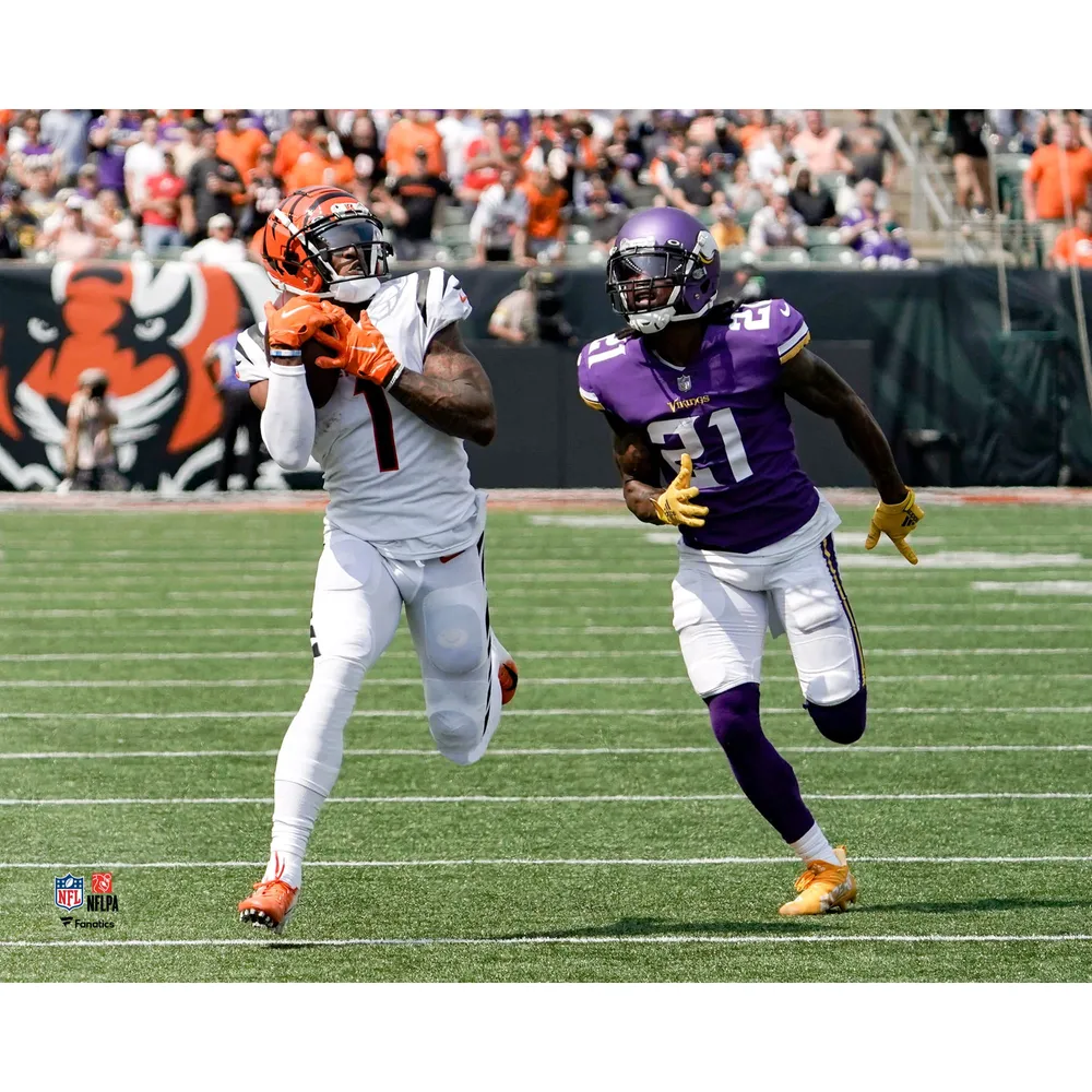 Lids Ja'Marr Chase Cincinnati Bengals Fanatics Authentic Unsigned NFL  Rookie Debut Touchdown Photograph