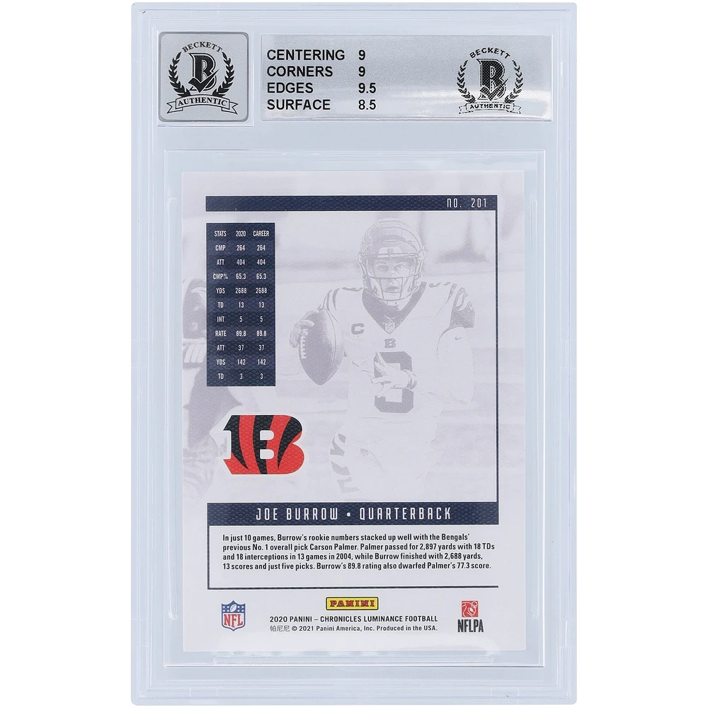 Carte de recrue 9/10 authentifiée 2020 Panini Luminance #201 Beckett Fanatics Witnessed Autographiée par Joe Burrow Cincinnati Bengals - Sous-grades 9,9,9.5,8.5