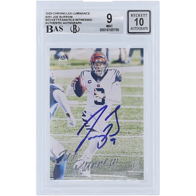 Carte de recrue 9/10 authentifiée 2020 Panini Luminance #201 Beckett Fanatics Witnessed Autographiée par Joe Burrow Cincinnati Bengals - Sous-grades 9,9,9.5,8.5