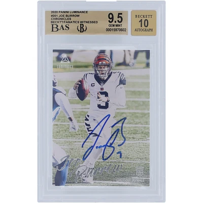Carte recrue autographiée Panini Luminance #201 Beckett 2020 des Bengals de Cincinnati dédicacée par Joe Burrow, témoin des fanatiques de Beckett, authentifiée 9,5/10 - Sous-grades 9,5, 9,5, 9,5, 10