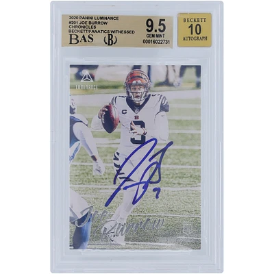Carte de recrue Panini Luminance #201 Beckett autographiée 2020 par Joe Burrow Cincinnati Bengals, authentifiée et témoin des fanatiques, 9,5/10 - Sous-grades 9,5, 9, 9,5, 10