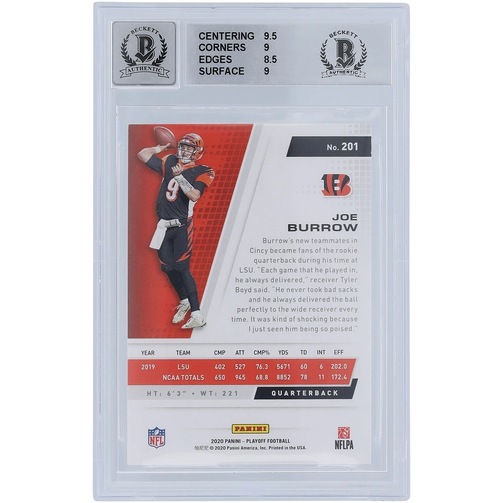 Carte de recrue 9/10 authentifiée 2020 Panini Playoff #201 Beckett Fanatics Witnessed 9.5,9,8.5,9 Subgrades de Joe Burrow Cincinnati Bengals