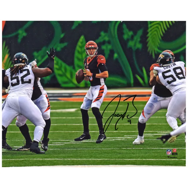 Joe Burrow Cincinnati Bengals Unsigned White Jersey Photograph