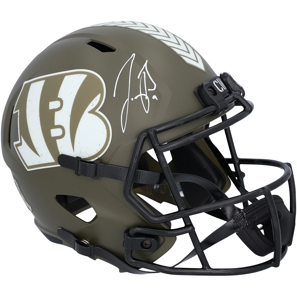 Casque réplique autographié Riddell 2022 Salute To Service Speed des Bengals de Cincinnati par Joe Burrow